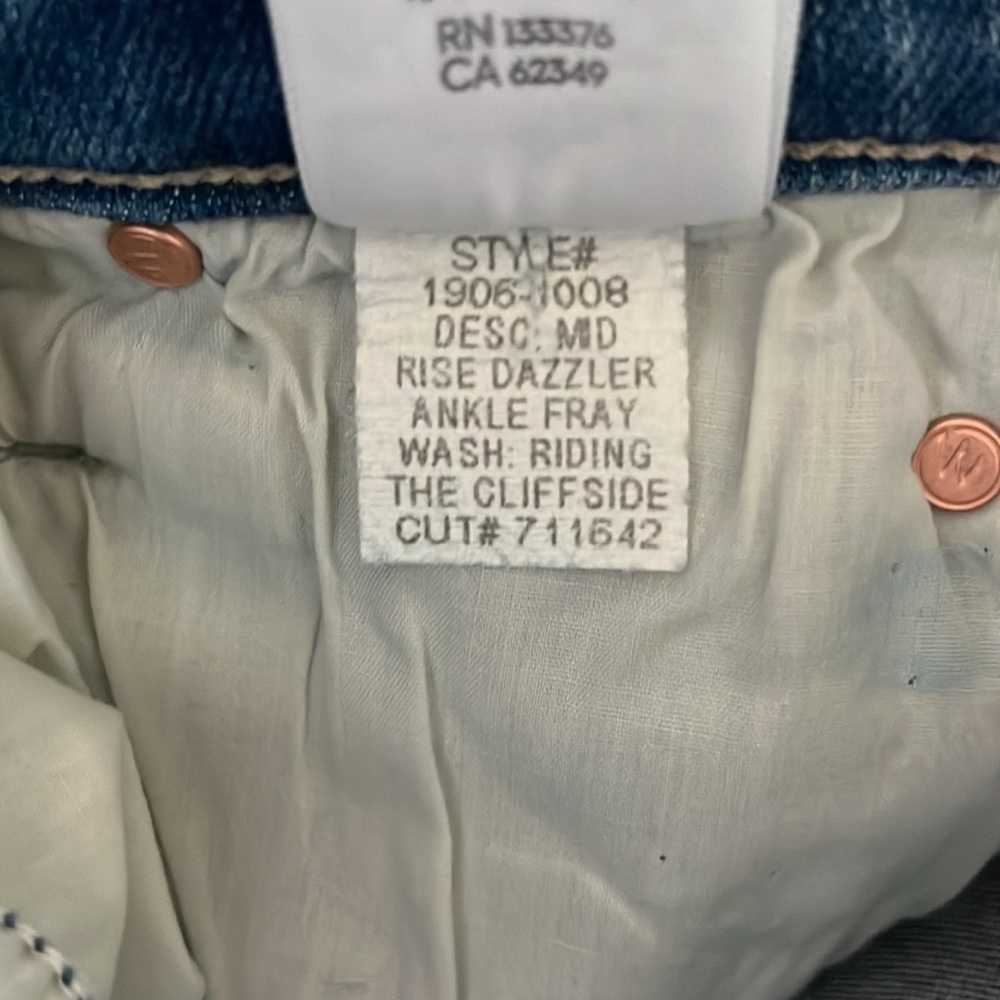 NWT MOTHER The Mid Rise Dazzler Ankle Fray Jeans Size 26 - Picture 6 of 12